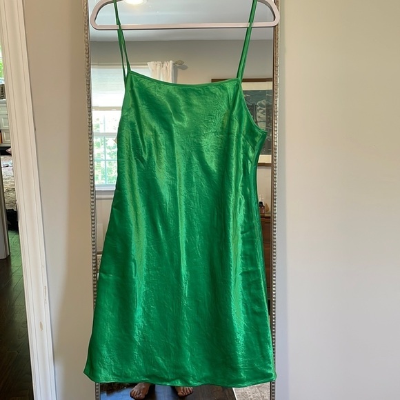 Babaton Aritzia Romero Green Satin Dress Size Large NWT - Picture 3 of 10